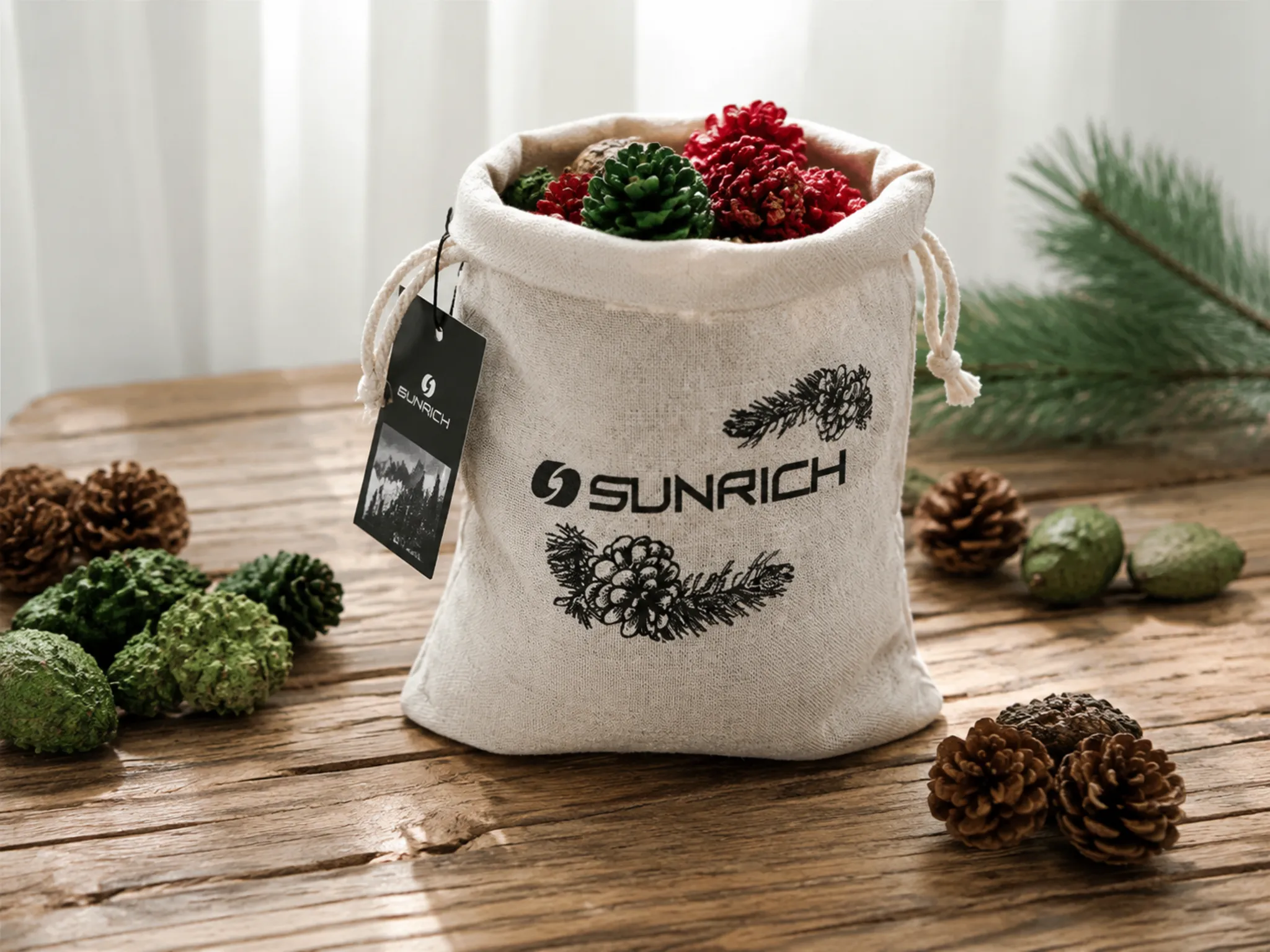 Pine cone fire starters with cotton bag