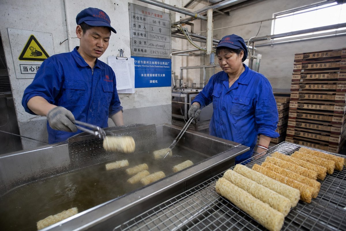 MOQ Influencing Factors Factors like wax batches and packaging that influence firestarter MOQ (ID#3)