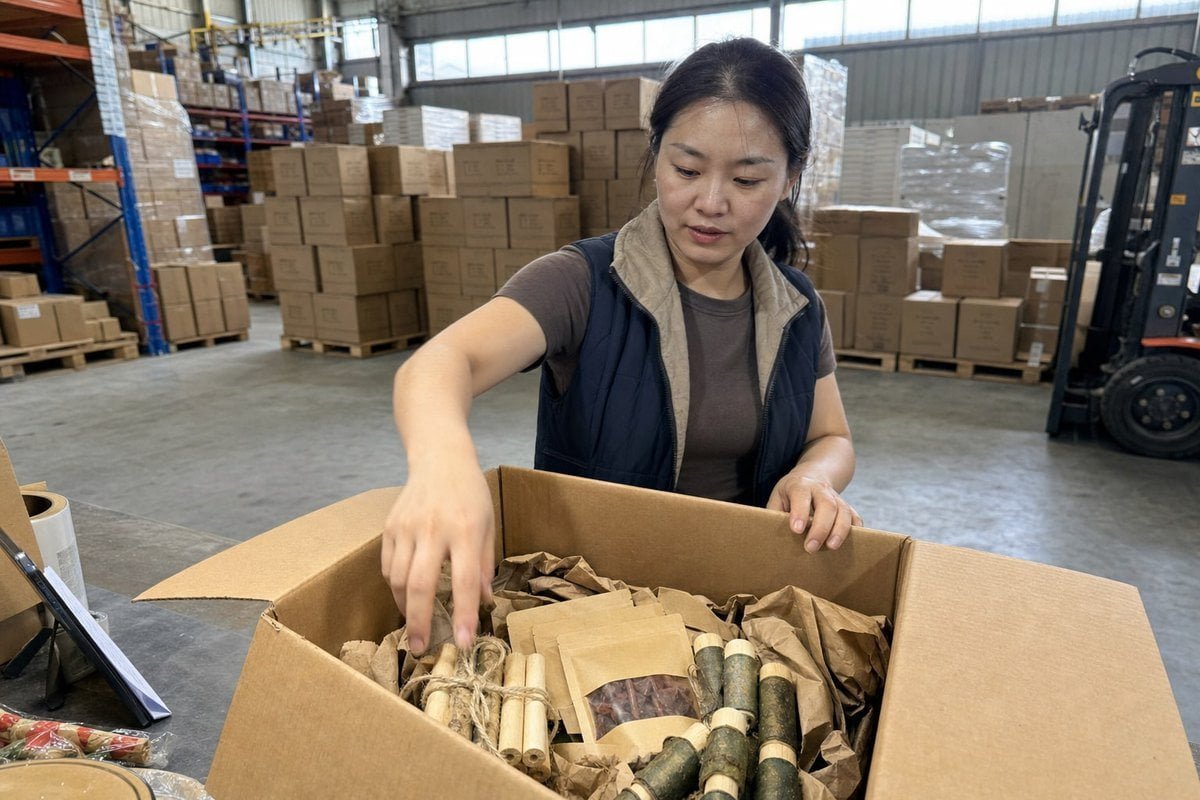 Flexible MOQ strategies using tiered pricing and base SKUs without raising unit costs (ID#3)