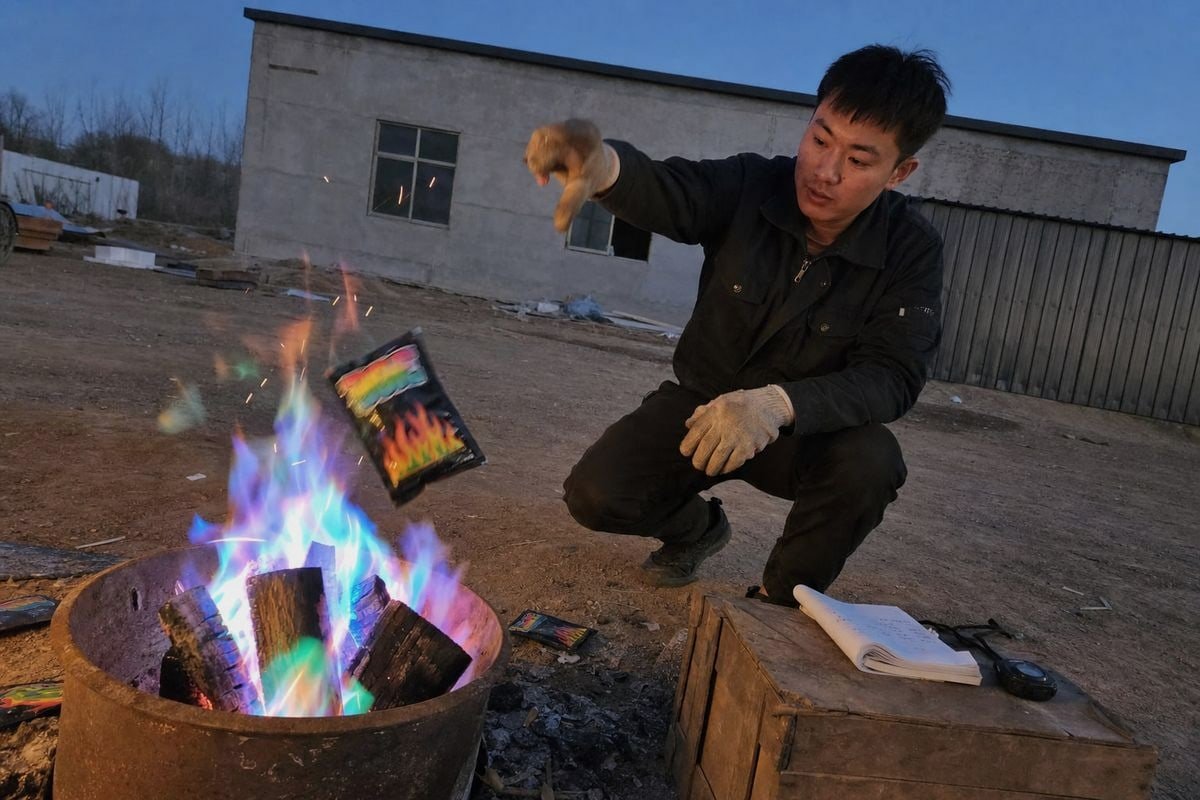 One-Stop Factory Sourcing Factory sourcing one-stop supplier for candle and fire pit color powder production (ID#4)