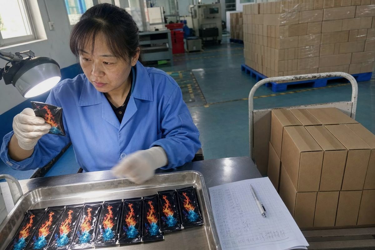 MOQ and Cost Balance Balancing MOQ flexibility and packaging costs when trialing new fire powder sizes (ID#3)