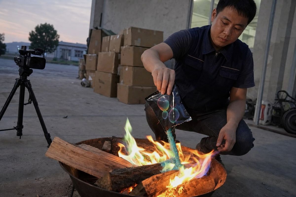 Verifying flame color accuracy through burn videos and colorant system disclosure before bulk orders (ID#2)