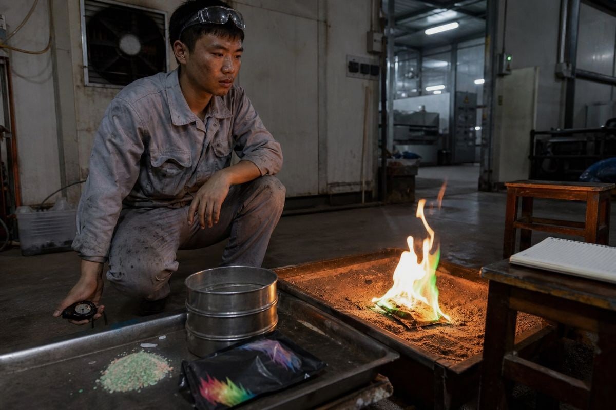 Quality Metrics and Tolerances Numeric quality tolerances for flame color, burn duration, and moisture in acceptance criteria (ID#3)